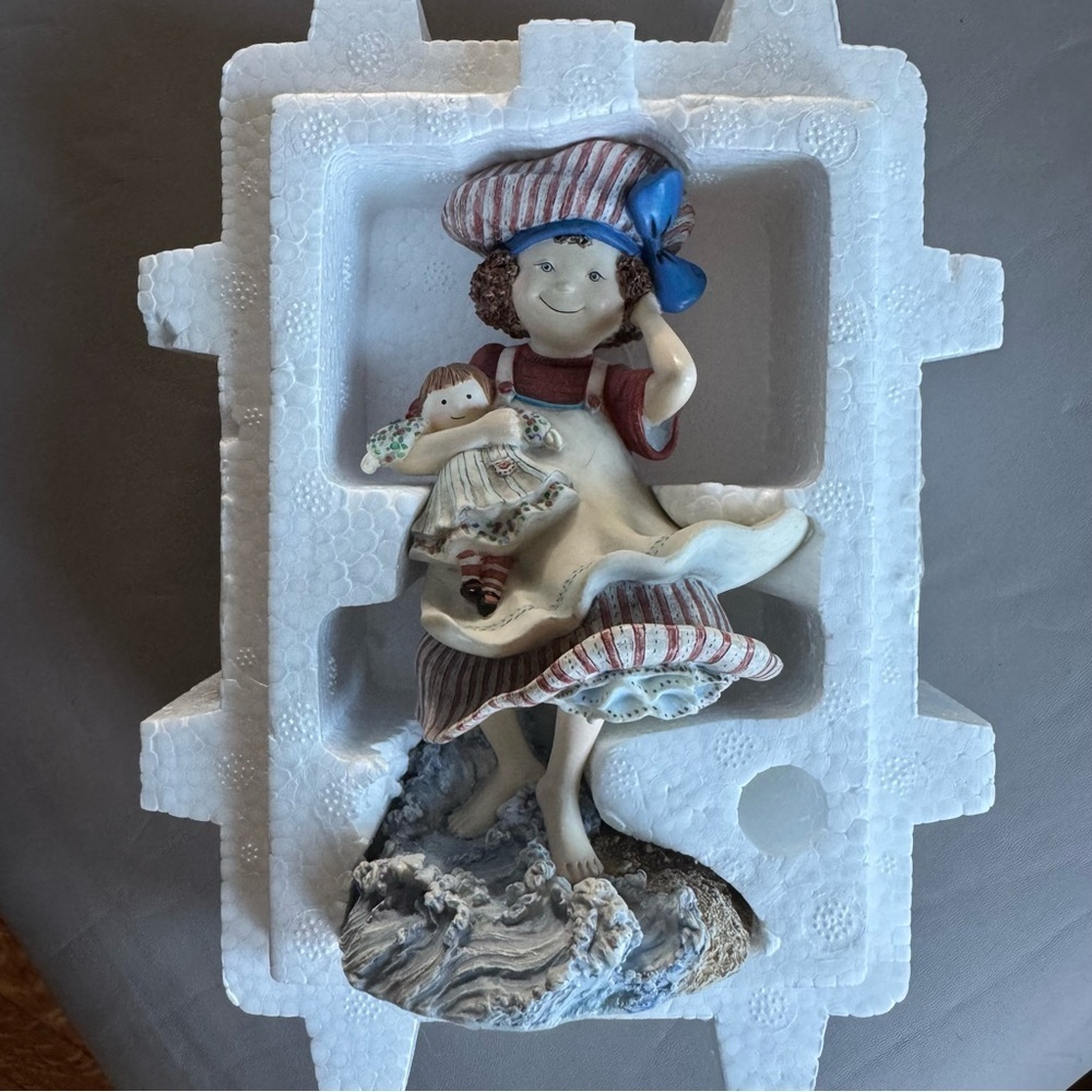 Lang & Wise “Bethany” Figurine – Special Friends First Edition 1998 - Picture 6 of 8